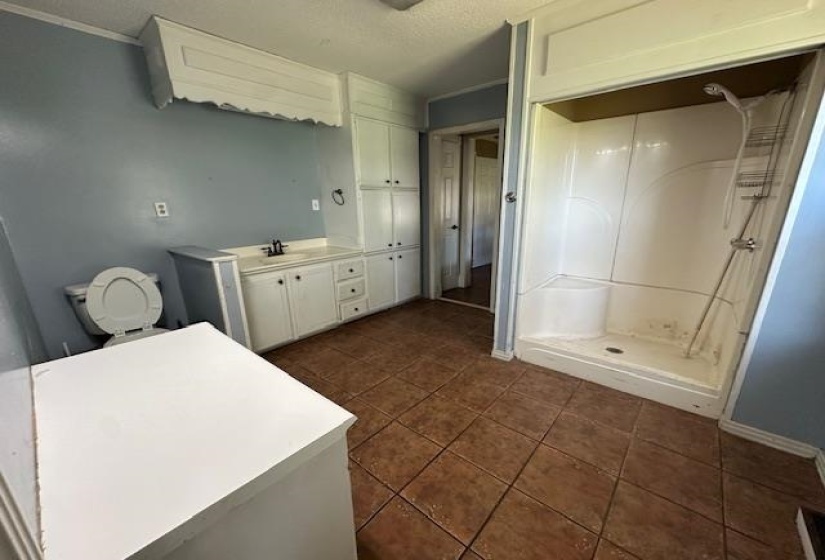 70 RIVERSIDE DR, Savannah, Tennessee 38372, 2 Bedroom Bedrooms, 10 Room Rooms,2 BathroomBathrooms,Residential,For Sale,RIVERSIDE,0,10203894
