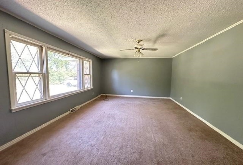 70 RIVERSIDE DR, Savannah, Tennessee 38372, 2 Bedroom Bedrooms, 10 Room Rooms,2 BathroomBathrooms,Residential,For Sale,RIVERSIDE,0,10203894
