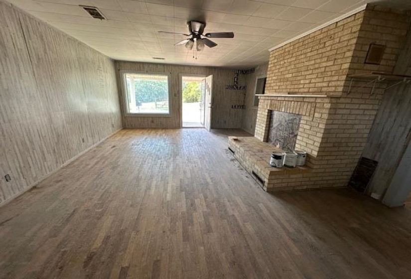 70 RIVERSIDE DR, Savannah, Tennessee 38372, 2 Bedroom Bedrooms, 10 Room Rooms,2 BathroomBathrooms,Residential,For Sale,RIVERSIDE,0,10203894