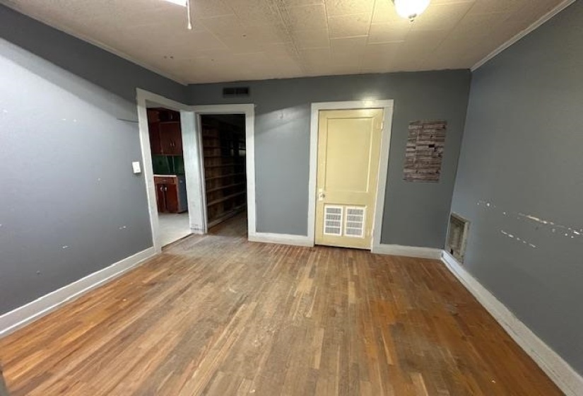 70 RIVERSIDE DR, Savannah, Tennessee 38372, 2 Bedroom Bedrooms, 10 Room Rooms,2 BathroomBathrooms,Residential,For Sale,RIVERSIDE,0,10203894