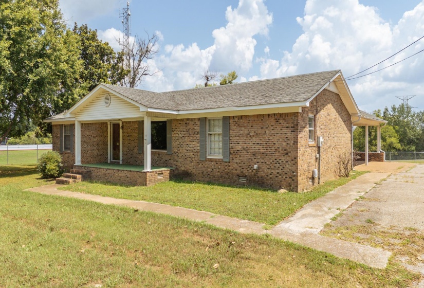 70 RIVERSIDE DR, Savannah, Tennessee 38372, 2 Bedroom Bedrooms, 10 Room Rooms,2 BathroomBathrooms,Residential,For Sale,RIVERSIDE,0,10203894