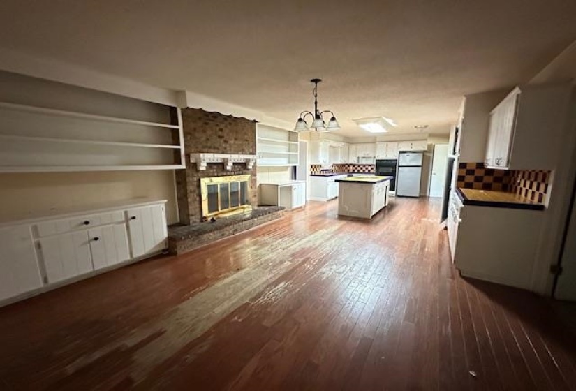 70 RIVERSIDE DR, Savannah, Tennessee 38372, 2 Bedroom Bedrooms, 10 Room Rooms,2 BathroomBathrooms,Residential,For Sale,RIVERSIDE,0,10203894