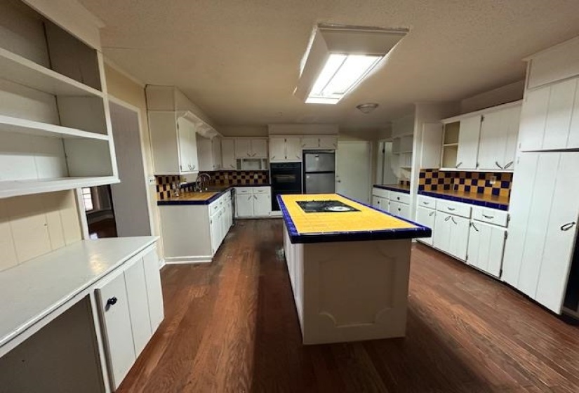 70 RIVERSIDE DR, Savannah, Tennessee 38372, 2 Bedroom Bedrooms, 10 Room Rooms,2 BathroomBathrooms,Residential,For Sale,RIVERSIDE,0,10203894