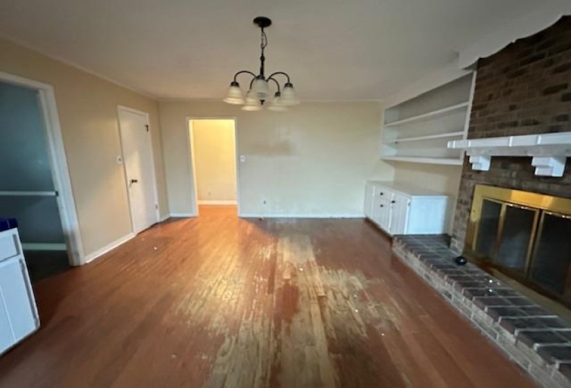 70 RIVERSIDE DR, Savannah, Tennessee 38372, 2 Bedroom Bedrooms, 10 Room Rooms,2 BathroomBathrooms,Residential,For Sale,RIVERSIDE,0,10203894