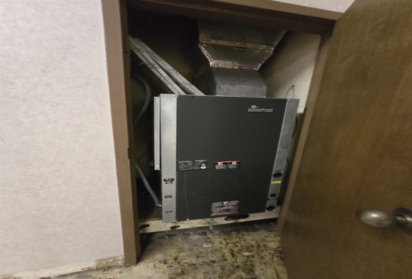 Utilities with heating unit