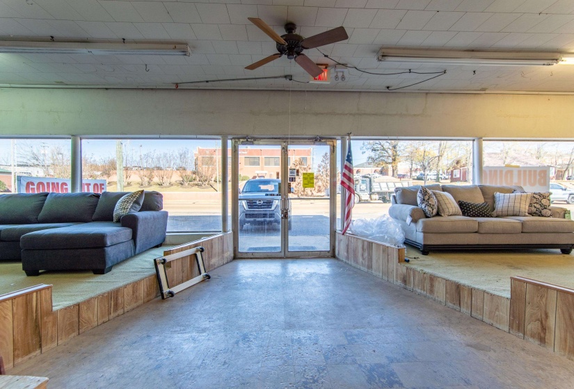 365 WATER ST, Savannah, Tennessee 38372, 0 , 0 ,0,Commercial/industrial,For Sale,WATER,0,10204298