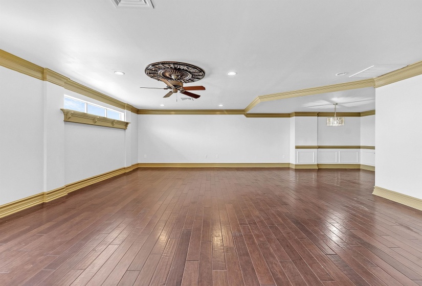 655 RIVERSIDE DR, Memphis, Tennessee 38103, 2 Bedroom Bedrooms, 5 Room Rooms,2 BathroomBathrooms,Residential,For Sale,RIVERSIDE,0,10204355