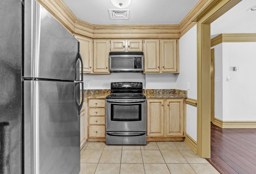 655 RIVERSIDE DR, Memphis, Tennessee 38103, 2 Bedroom Bedrooms, 5 Room Rooms,2 BathroomBathrooms,Residential,For Sale,RIVERSIDE,0,10204355