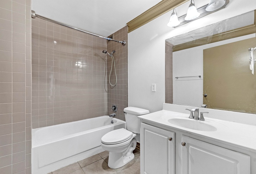 655 RIVERSIDE DR, Memphis, Tennessee 38103, 2 Bedroom Bedrooms, 5 Room Rooms,2 BathroomBathrooms,Residential,For Sale,RIVERSIDE,0,10204355