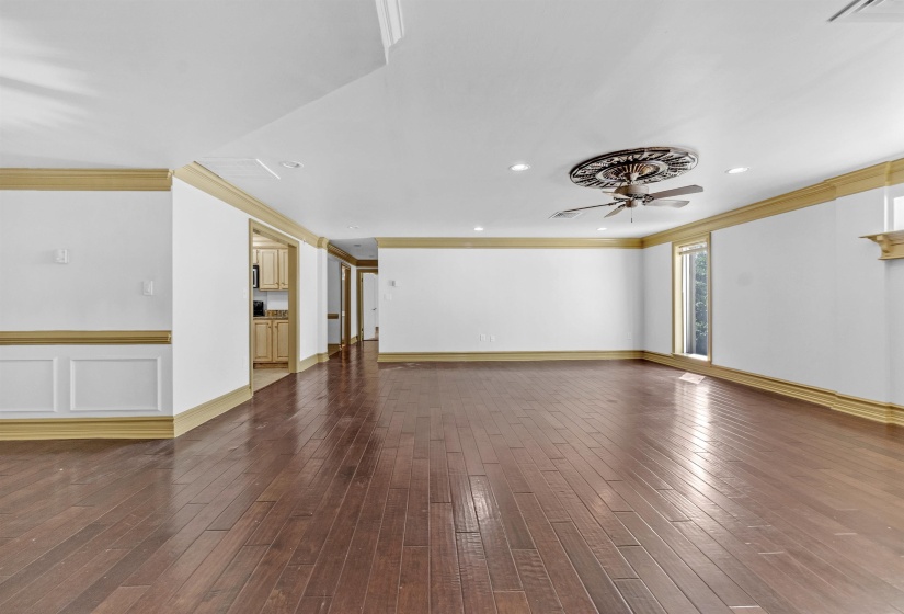 655 RIVERSIDE DR, Memphis, Tennessee 38103, 2 Bedroom Bedrooms, 5 Room Rooms,2 BathroomBathrooms,Residential,For Sale,RIVERSIDE,0,10204355