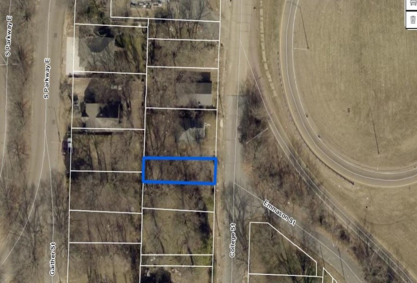 Aerial map of property and surrounding area with property boundaries highlighted