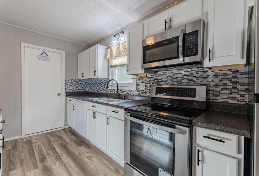 10 HARDY RD, Adamsville, Tennessee 38310-9999, 3 Bedrooms Bedrooms, 8 Rooms Rooms,2 BathroomsBathrooms,Residential,For Sale,HARDY,10204771