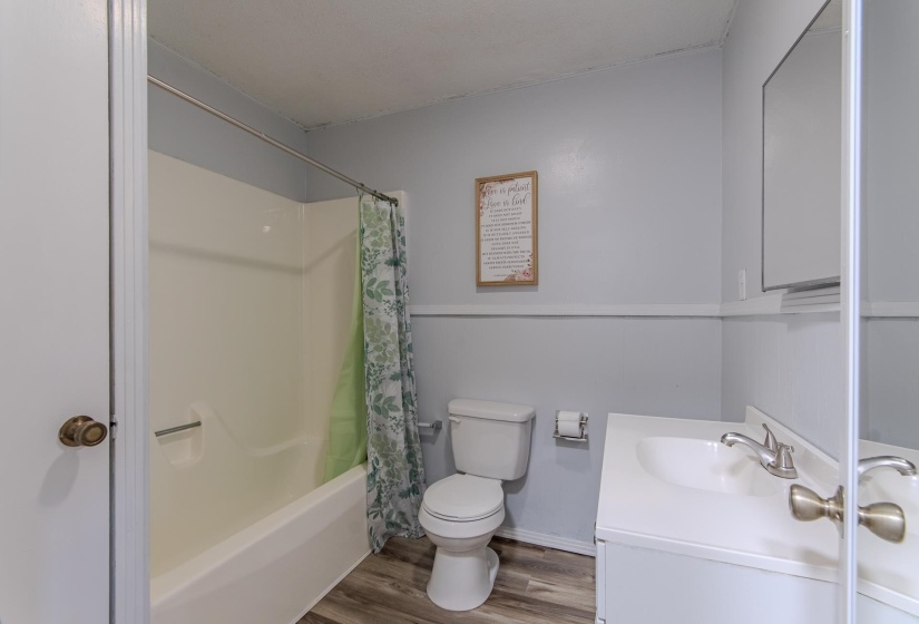 10 HARDY RD, Adamsville, Tennessee 38310-9999, 3 Bedrooms Bedrooms, 8 Rooms Rooms,2 BathroomsBathrooms,Residential,For Sale,HARDY,10204771