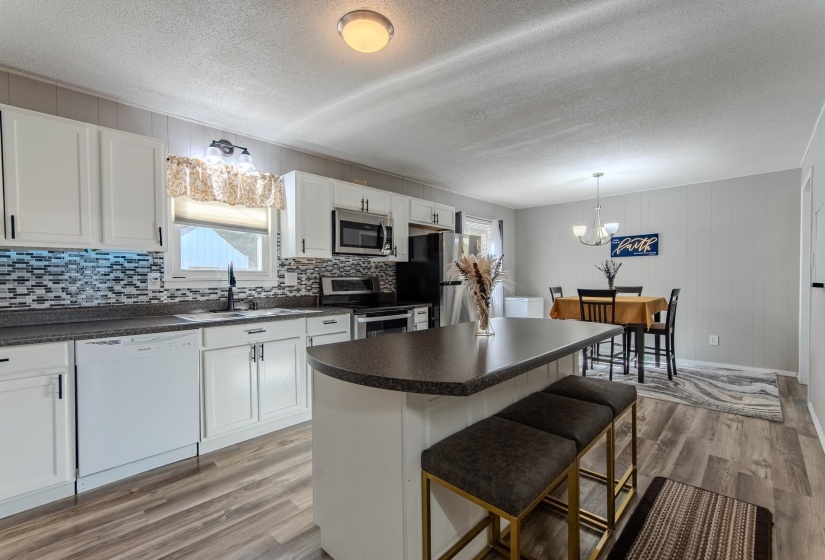 10 HARDY RD, Adamsville, Tennessee 38310-9999, 3 Bedrooms Bedrooms, 8 Rooms Rooms,2 BathroomsBathrooms,Residential,For Sale,HARDY,10204771