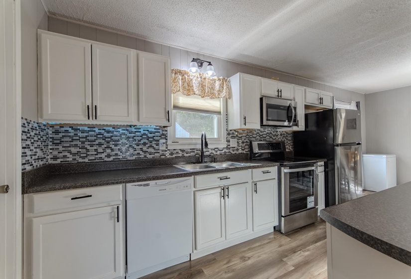 10 HARDY RD, Adamsville, Tennessee 38310-9999, 3 Bedrooms Bedrooms, 8 Rooms Rooms,2 BathroomsBathrooms,Residential,For Sale,HARDY,10204771