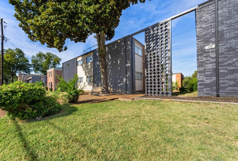 105 BELVEDERE BLVD, Memphis, Tennessee 38104, 2 Bedrooms Bedrooms, 4 Rooms Rooms,1 BathroomBathrooms,Residential,For Sale,BELVEDERE,10204893