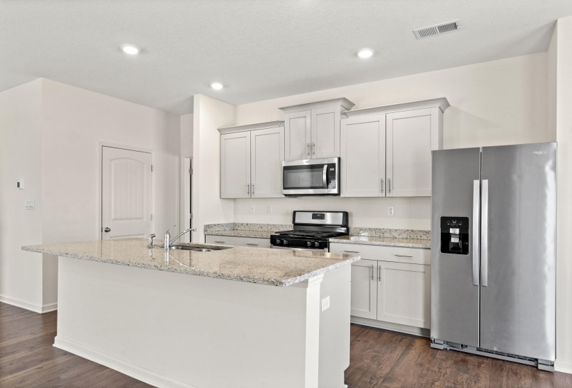 10 BLACKTHORN CV, Oakland, Tennessee 38060, 4 Bedrooms Bedrooms, 8 Rooms Rooms,2.1 BathroomsBathrooms,Residential,For Sale,BLACKTHORN,10205021