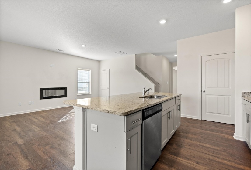 10 BLACKTHORN CV, Oakland, Tennessee 38060, 4 Bedrooms Bedrooms, 8 Rooms Rooms,2.1 BathroomsBathrooms,Residential,For Sale,BLACKTHORN,10205021