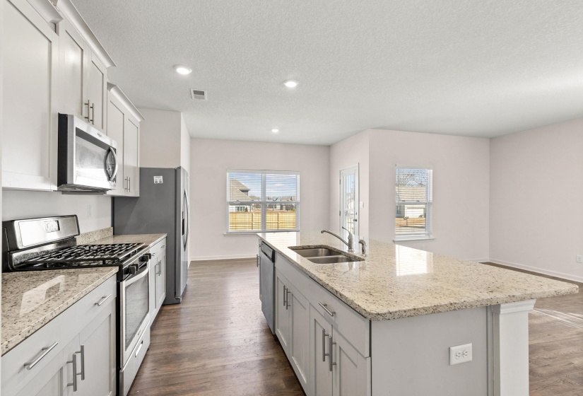 10 BLACKTHORN CV, Oakland, Tennessee 38060, 4 Bedrooms Bedrooms, 8 Rooms Rooms,2.1 BathroomsBathrooms,Residential,For Sale,BLACKTHORN,10205021