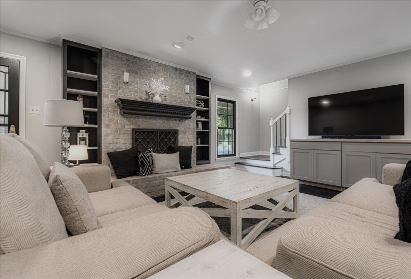 5429 WALNUT GROVE RD, Memphis, Tennessee 38120, 5 Bedrooms Bedrooms, 10 Rooms Rooms,3.1 BathroomsBathrooms,Residential,For Sale,WALNUT GROVE,10205039