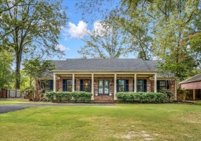 5429 WALNUT GROVE RD, Memphis, Tennessee 38120, 5 Bedrooms Bedrooms, 10 Rooms Rooms,3.1 BathroomsBathrooms,Residential,For Sale,WALNUT GROVE,10205039