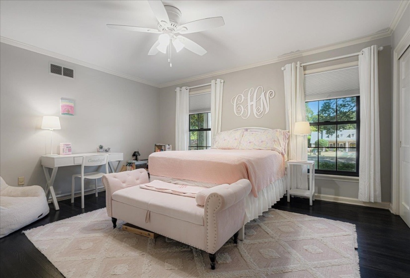 5429 WALNUT GROVE RD, Memphis, Tennessee 38120, 5 Bedrooms Bedrooms, 10 Rooms Rooms,3.1 BathroomsBathrooms,Residential,For Sale,WALNUT GROVE,10205039