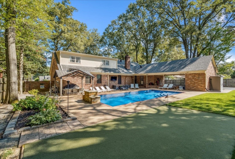 5429 WALNUT GROVE RD, Memphis, Tennessee 38120, 5 Bedrooms Bedrooms, 10 Rooms Rooms,3.1 BathroomsBathrooms,Residential,For Sale,WALNUT GROVE,10205039