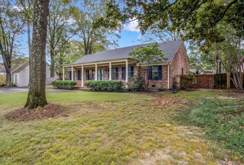 5429 WALNUT GROVE RD, Memphis, Tennessee 38120, 5 Bedrooms Bedrooms, 10 Rooms Rooms,3.1 BathroomsBathrooms,Residential,For Sale,WALNUT GROVE,10205039