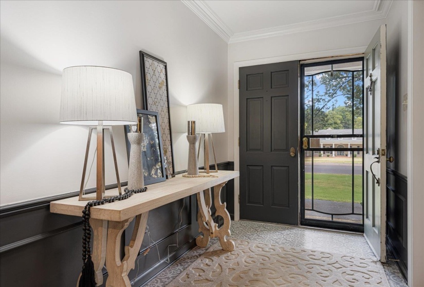 5429 WALNUT GROVE RD, Memphis, Tennessee 38120, 5 Bedrooms Bedrooms, 10 Rooms Rooms,3.1 BathroomsBathrooms,Residential,For Sale,WALNUT GROVE,10205039