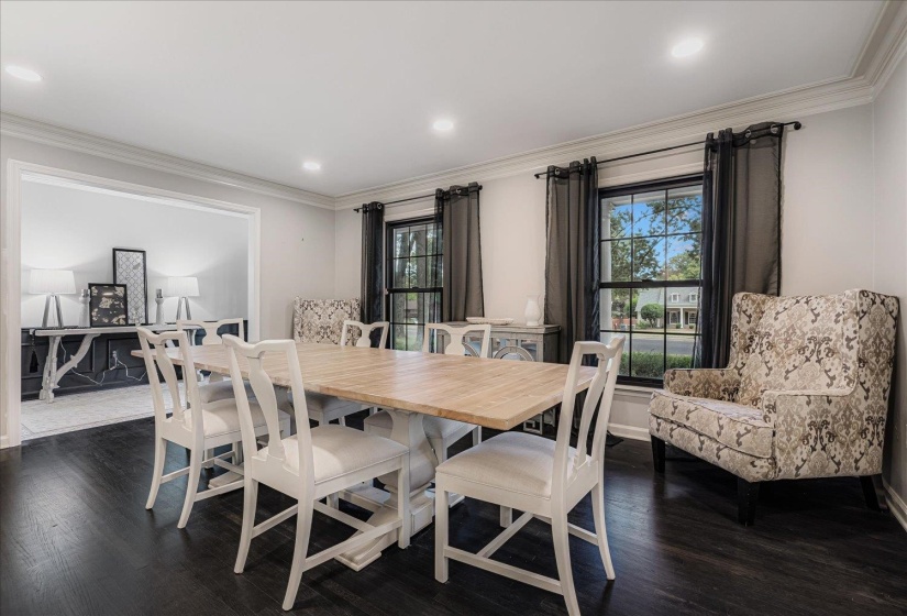 5429 WALNUT GROVE RD, Memphis, Tennessee 38120, 5 Bedrooms Bedrooms, 10 Rooms Rooms,3.1 BathroomsBathrooms,Residential,For Sale,WALNUT GROVE,10205039