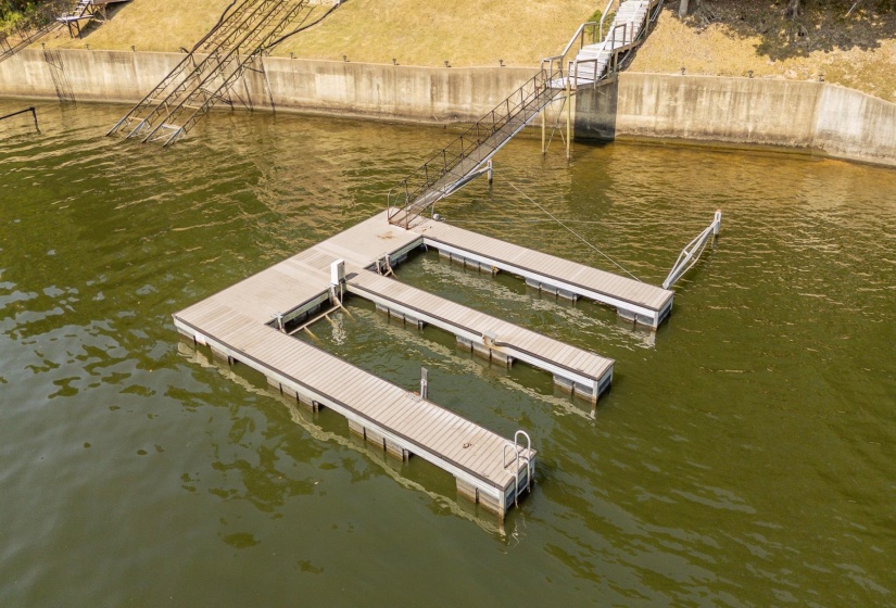 525 SAILBOAT PT, Savannah, Tennessee 38326, 4 Bedrooms Bedrooms, 9 Rooms Rooms,4.1 BathroomsBathrooms,Residential,For Sale,SAILBOAT,10205064