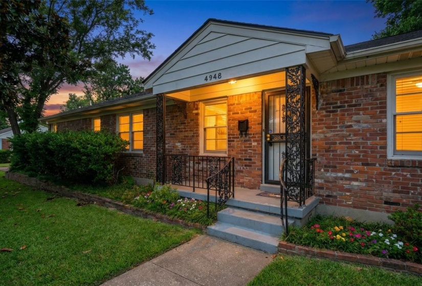 4948 FAIRFIELD CIR, Memphis, Tennessee 38117, 3 Bedrooms Bedrooms, 6 Rooms Rooms,2 BathroomsBathrooms,Residential,For Sale,FAIRFIELD,10205309
