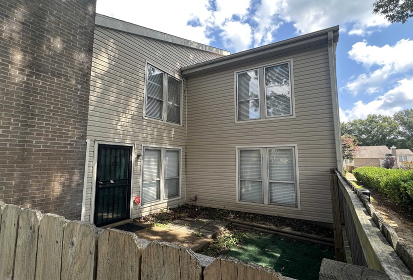 1705 PORT OAK PL, Memphis, Tennessee 38120, 3 Bedrooms Bedrooms, 5 Rooms Rooms,2 BathroomsBathrooms,Residential,For Sale,PORT OAK,10205360