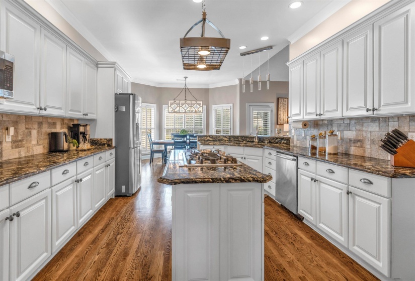 3279 DUKE CIR, Germantown, Tennessee 38139, 5 Bedroom Bedrooms, 9 Room Rooms,3.1 BathroomBathrooms,Residential,For Sale,DUKE,0,10205640