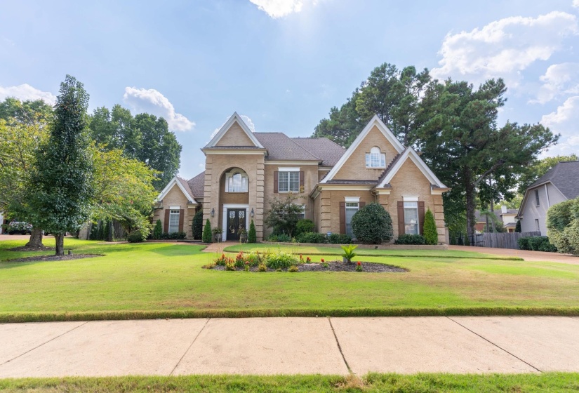 3279 DUKE CIR, Germantown, Tennessee 38139, 5 Bedroom Bedrooms, 9 Room Rooms,3.1 BathroomBathrooms,Residential,For Sale,DUKE,0,10205640