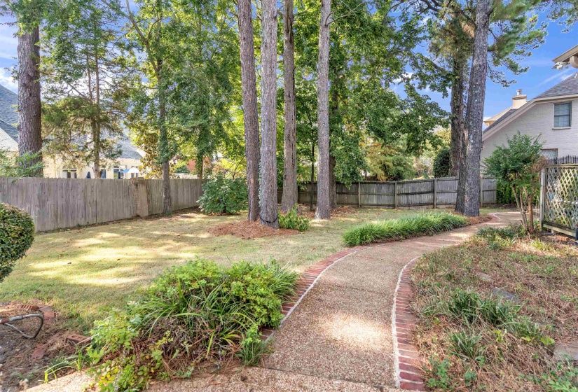 3279 DUKE CIR, Germantown, Tennessee 38139, 5 Bedroom Bedrooms, 9 Room Rooms,3.1 BathroomBathrooms,Residential,For Sale,DUKE,0,10205640