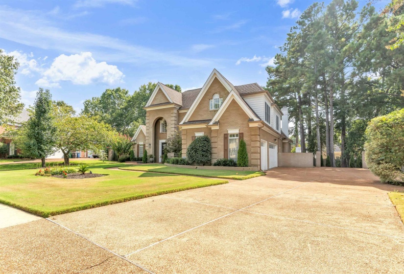 3279 DUKE CIR, Germantown, Tennessee 38139, 5 Bedroom Bedrooms, 9 Room Rooms,3.1 BathroomBathrooms,Residential,For Sale,DUKE,0,10205640