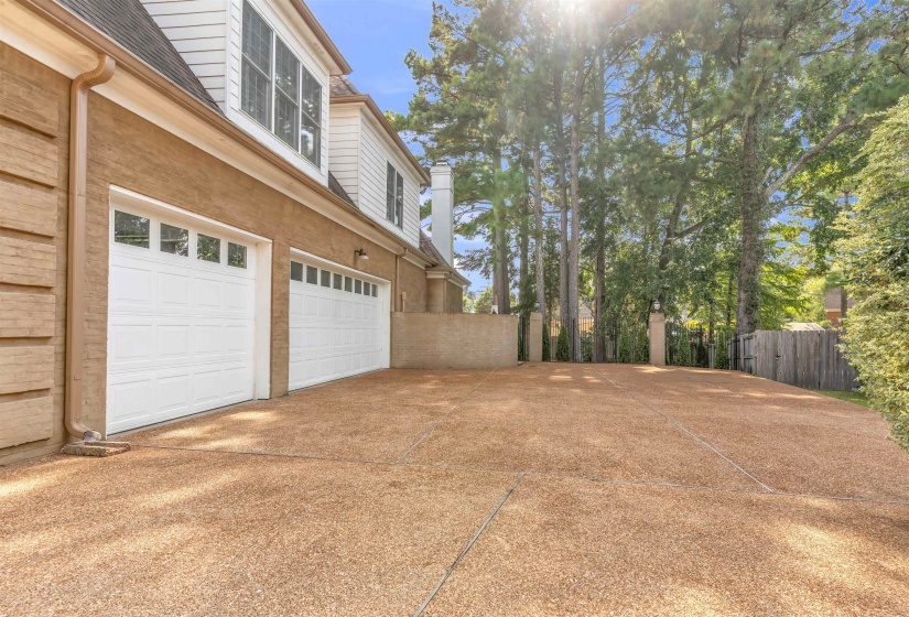 3279 DUKE CIR, Germantown, Tennessee 38139, 5 Bedroom Bedrooms, 9 Room Rooms,3.1 BathroomBathrooms,Residential,For Sale,DUKE,0,10205640