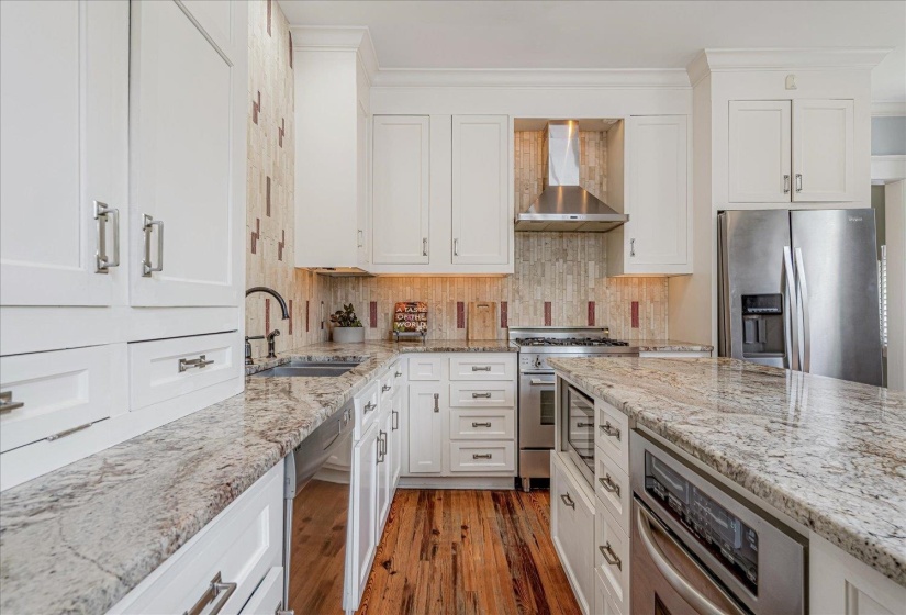 1763 GLENWOOD PL, Memphis, Tennessee 38104, 4 Bedroom Bedrooms, 8 Room Rooms,4 BathroomBathrooms,Residential,For Sale,GLENWOOD,0,10205915