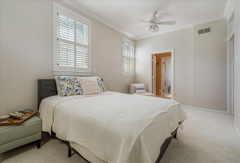 1763 GLENWOOD PL, Memphis, Tennessee 38104, 4 Bedroom Bedrooms, 8 Room Rooms,4 BathroomBathrooms,Residential,For Sale,GLENWOOD,0,10205915