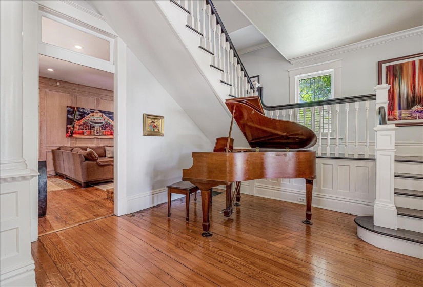 1763 GLENWOOD PL, Memphis, Tennessee 38104, 4 Bedroom Bedrooms, 8 Room Rooms,4 BathroomBathrooms,Residential,For Sale,GLENWOOD,0,10205915