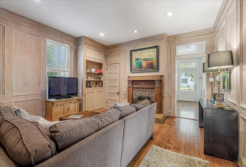 1763 GLENWOOD PL, Memphis, Tennessee 38104, 4 Bedroom Bedrooms, 8 Room Rooms,4 BathroomBathrooms,Residential,For Sale,GLENWOOD,0,10205915