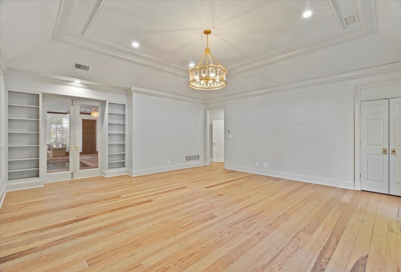 425 RIVER OAKS RD, Memphis, Tennessee 38120, 5 Bedrooms Bedrooms, 13 Rooms Rooms,5.1 BathroomsBathrooms,Residential,For Sale,RIVER OAKS,10205919