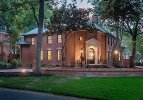 425 RIVER OAKS RD, Memphis, Tennessee 38120, 5 Bedrooms Bedrooms, 13 Rooms Rooms,5.1 BathroomsBathrooms,Residential,For Sale,RIVER OAKS,10205919