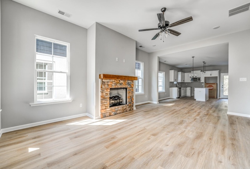 50 UMBLE ST, Oakland, Tennessee 38060, 4 Bedrooms Bedrooms, 7 Rooms Rooms,2.1 BathroomsBathrooms,Residential,For Sale,UMBLE,10205941