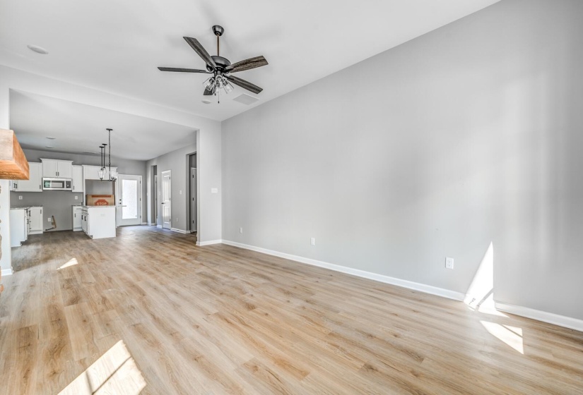 50 UMBLE ST, Oakland, Tennessee 38060, 4 Bedrooms Bedrooms, 7 Rooms Rooms,2.1 BathroomsBathrooms,Residential,For Sale,UMBLE,10205941