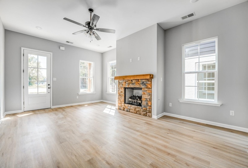 50 UMBLE ST, Oakland, Tennessee 38060, 4 Bedrooms Bedrooms, 7 Rooms Rooms,2.1 BathroomsBathrooms,Residential,For Sale,UMBLE,10205941