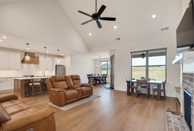 132 FARLEY RD, Byhalia, Mississippi 38611, 3 Bedrooms Bedrooms, 7 Rooms Rooms,2 BathroomsBathrooms,Residential,For Sale,FARLEY,10206055