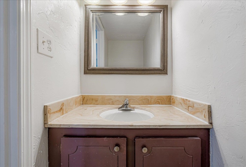 5696 QUINCE RD, Memphis, Tennessee 38119, 2 Bedroom Bedrooms, 4 Room Rooms,1.1 BathroomBathrooms,Residential,For Sale,QUINCE,0,10206184