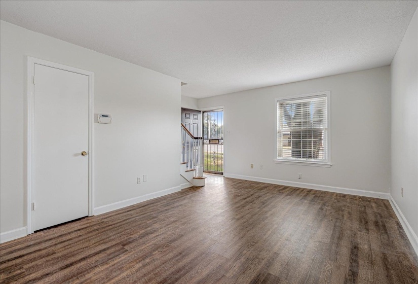 5696 QUINCE RD, Memphis, Tennessee 38119, 2 Bedroom Bedrooms, 4 Room Rooms,1.1 BathroomBathrooms,Residential,For Sale,QUINCE,0,10206184